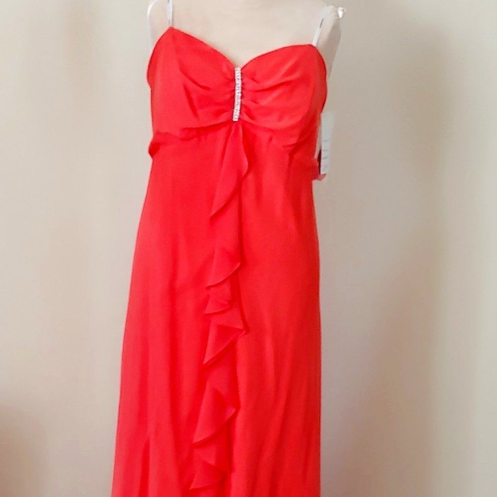 (11) NWT Beautiful Faviana Long Gown in Plus Size 24W